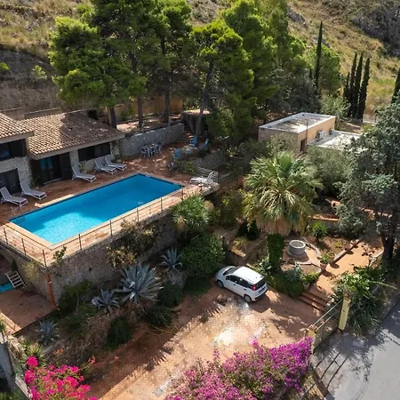 Stunning Seaview Villa *